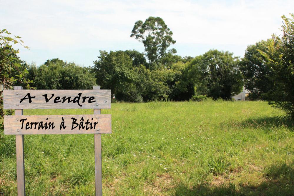 Saint-Pierre-du-Mont - Terrains à bâtir de 660m2