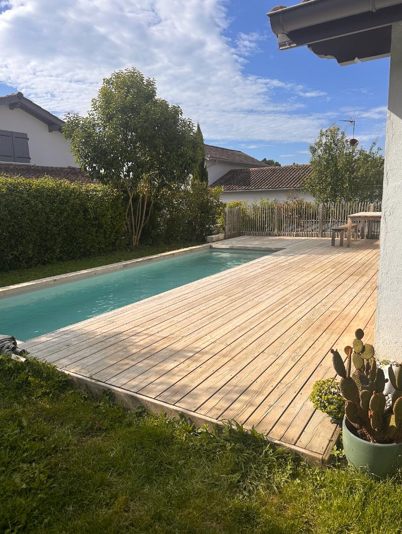 Maison Anglet avec piscine limite Bassussarry