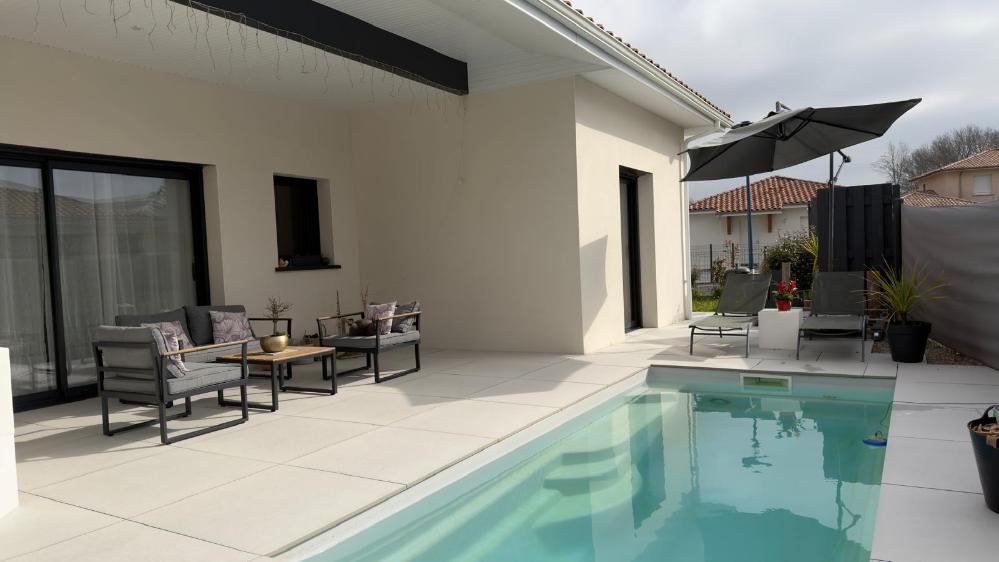 A VENDRE NARROSSE CONTEMPORAINE 3 CHAMBRES + PISCINE + GARAGE