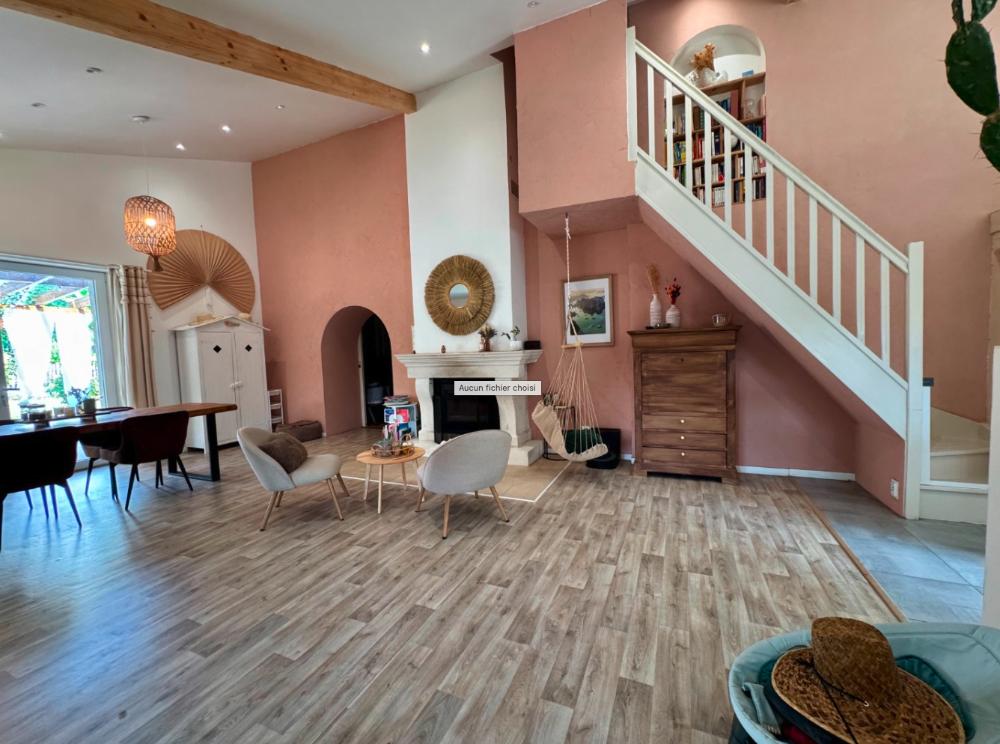 Ancienne grange réinventée en maison familiale de caractère de 150 m²