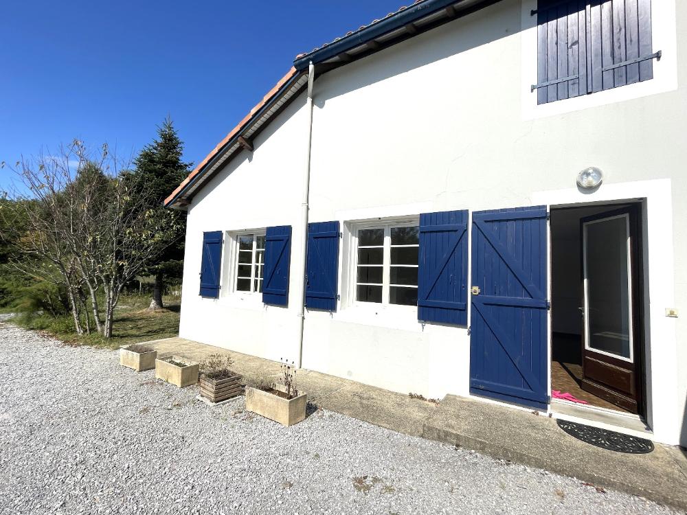 Maison de plain-pied. Proche du centre de Montfort-en-Chalosse
